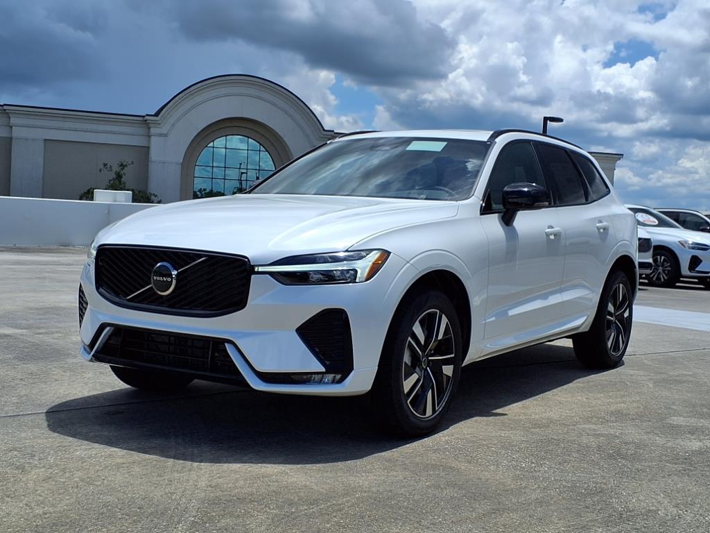 2026 Volvo XC60 B5 Core photo 3