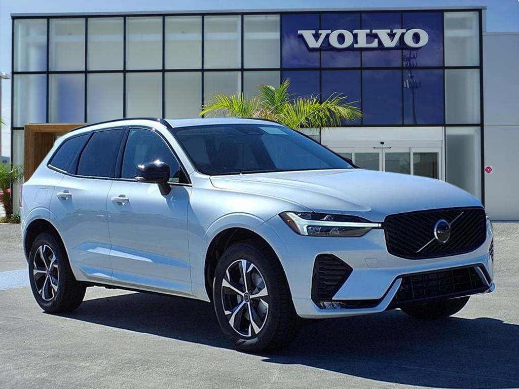 2026 Volvo XC60 Core's photo