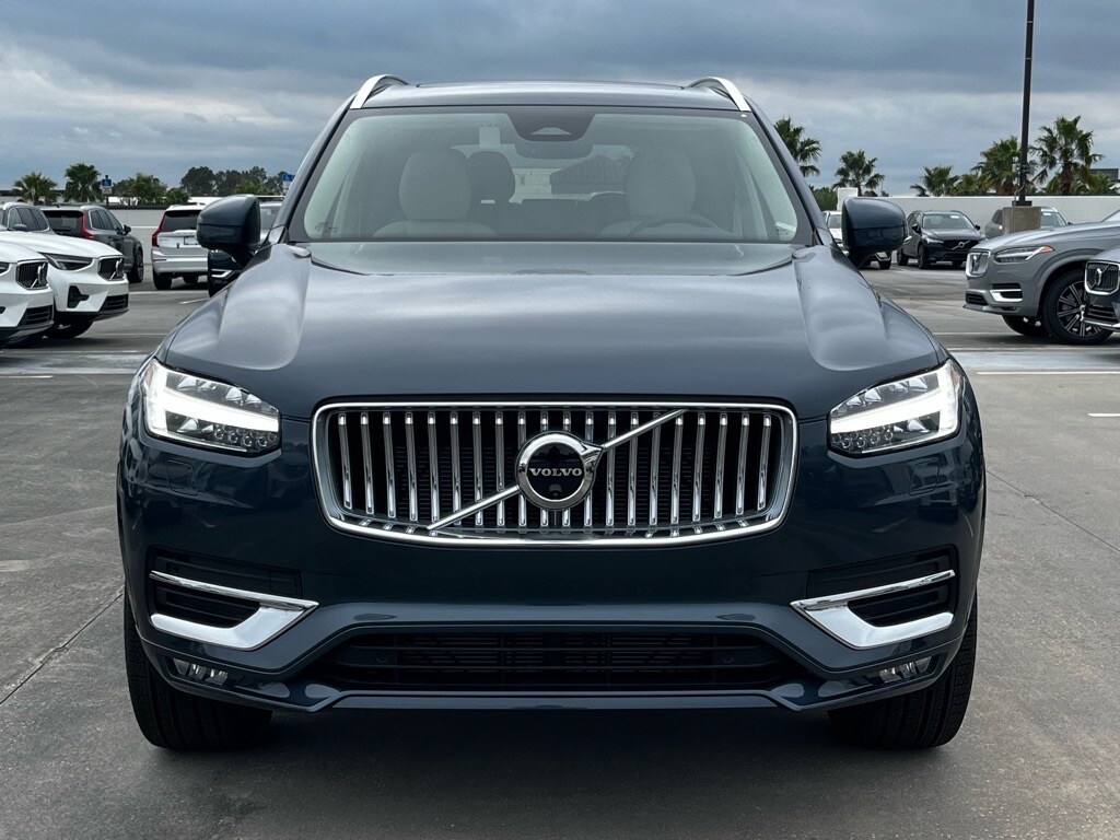 2025 Volvo XC90 Plus photo 2