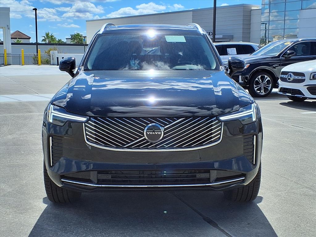 2026 Volvo XC90 B5 Core photo 2