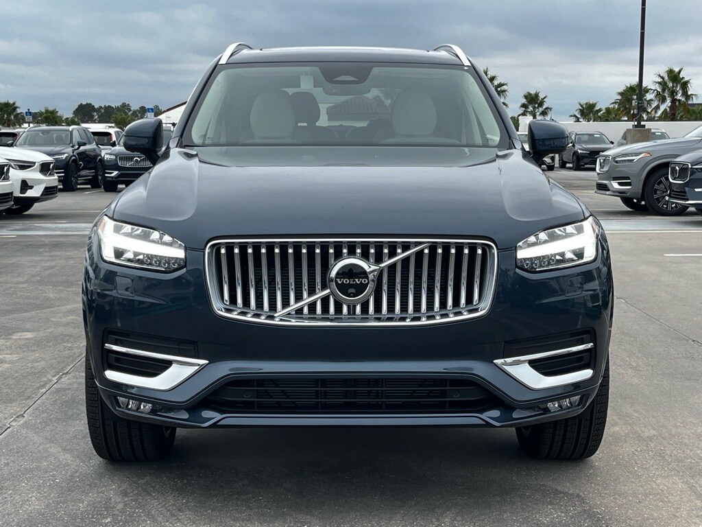2025 Volvo XC90 Plus photo 2