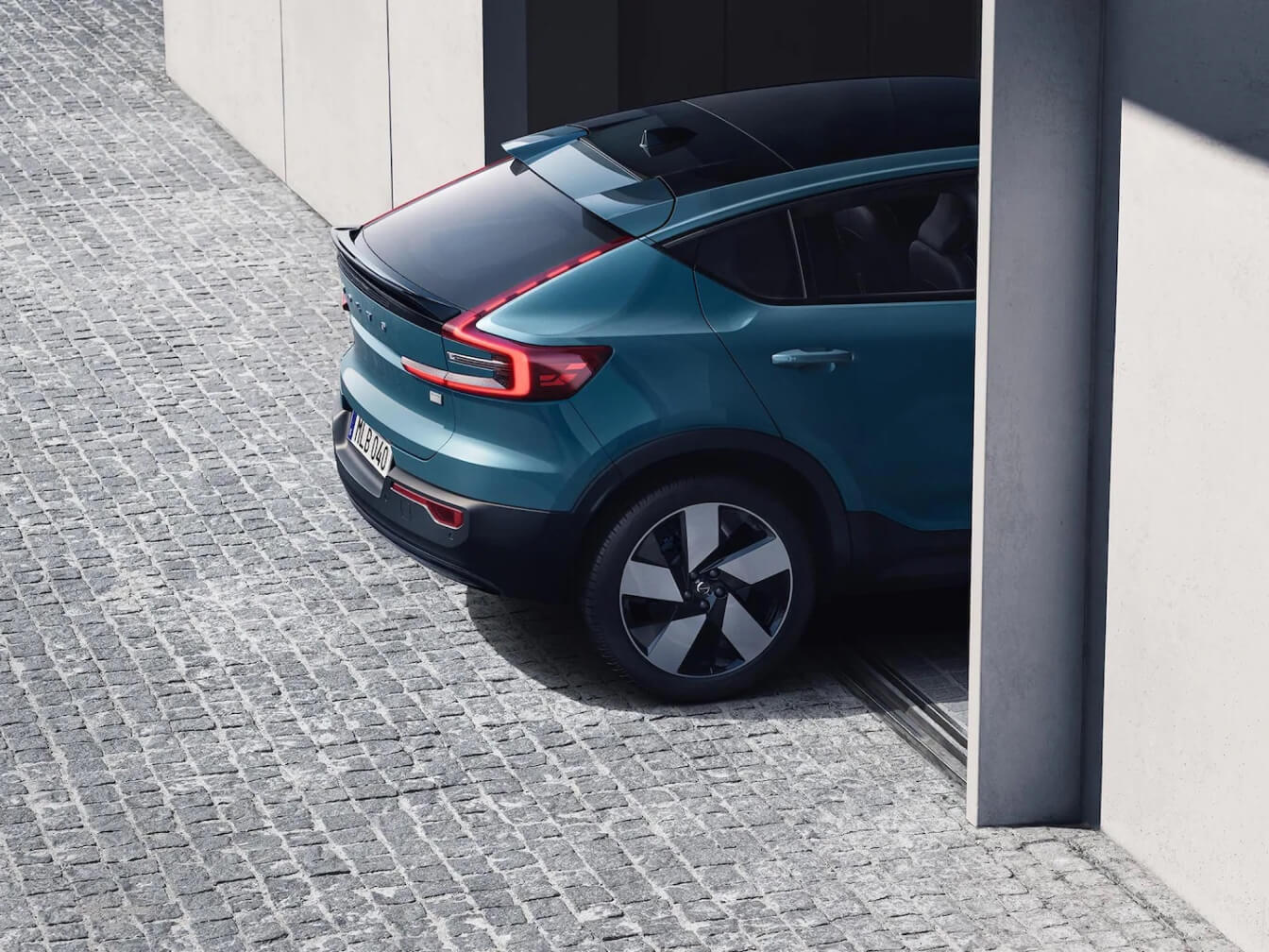 2024 Volvo C40 Recharge Range