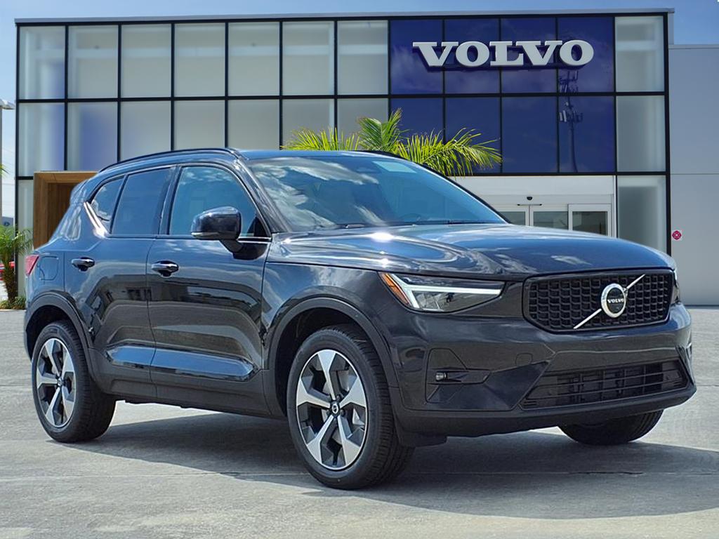 2026 Volvo XC40 Plus