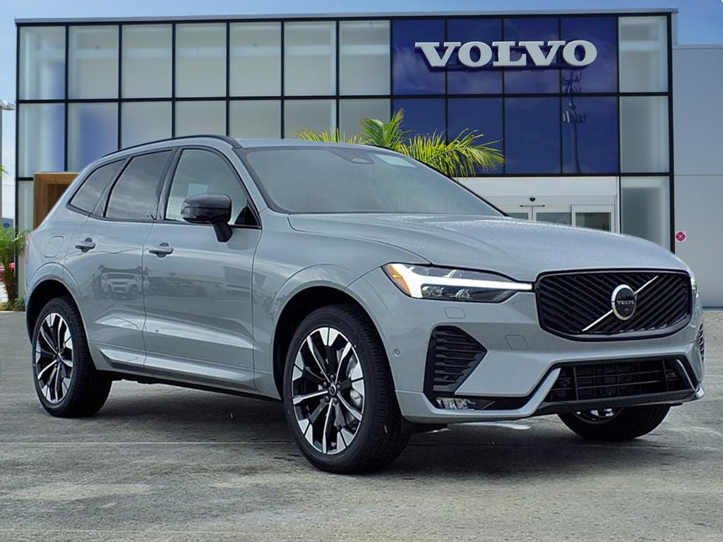2026 Volvo XC60 Plus's photo
