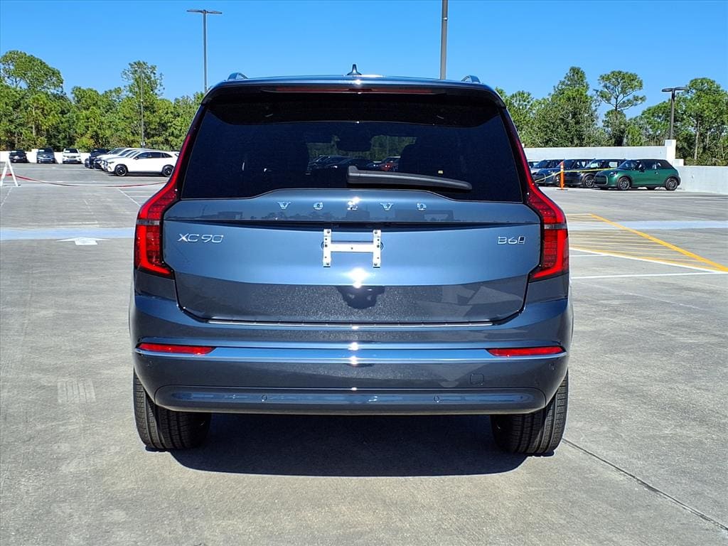 2026 Volvo XC90 Plus - Photo 6