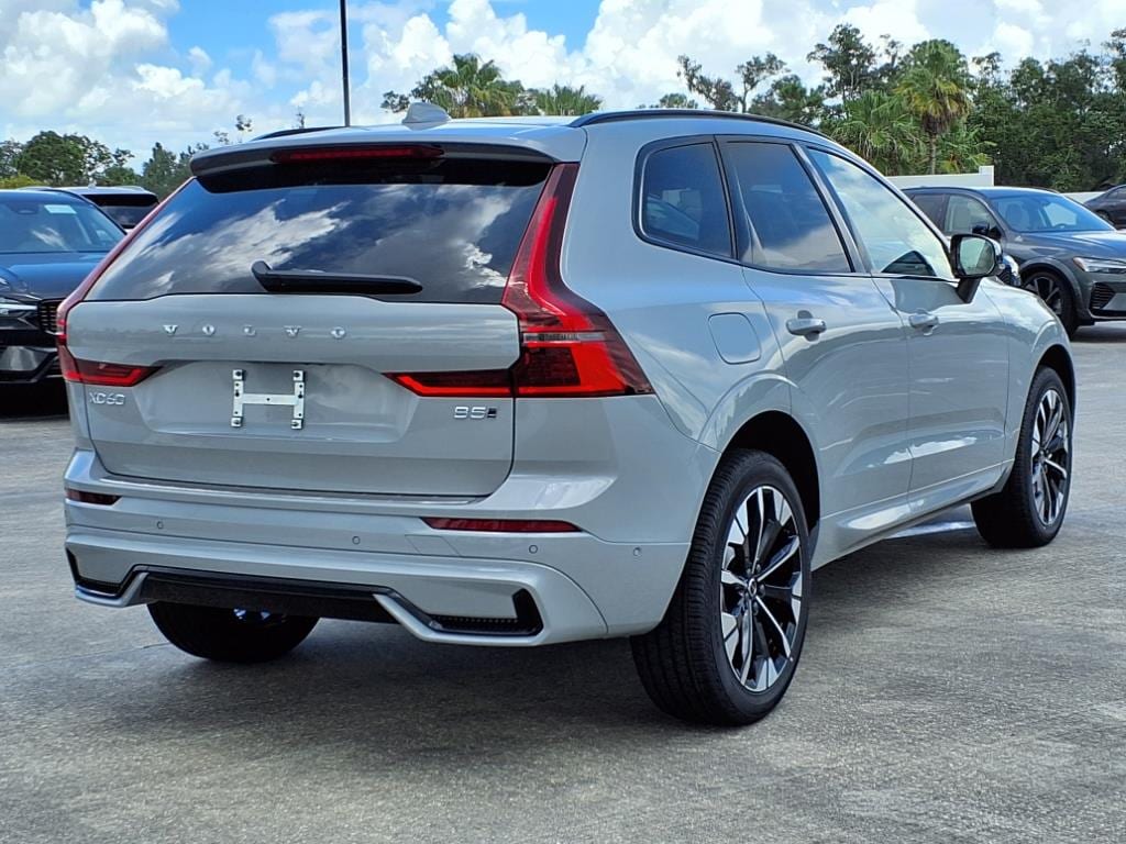 2026 Volvo XC60 Plus - Photo 7