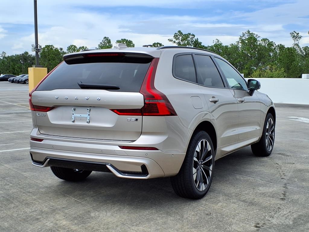 2026 Volvo XC60 Plus - Photo 7