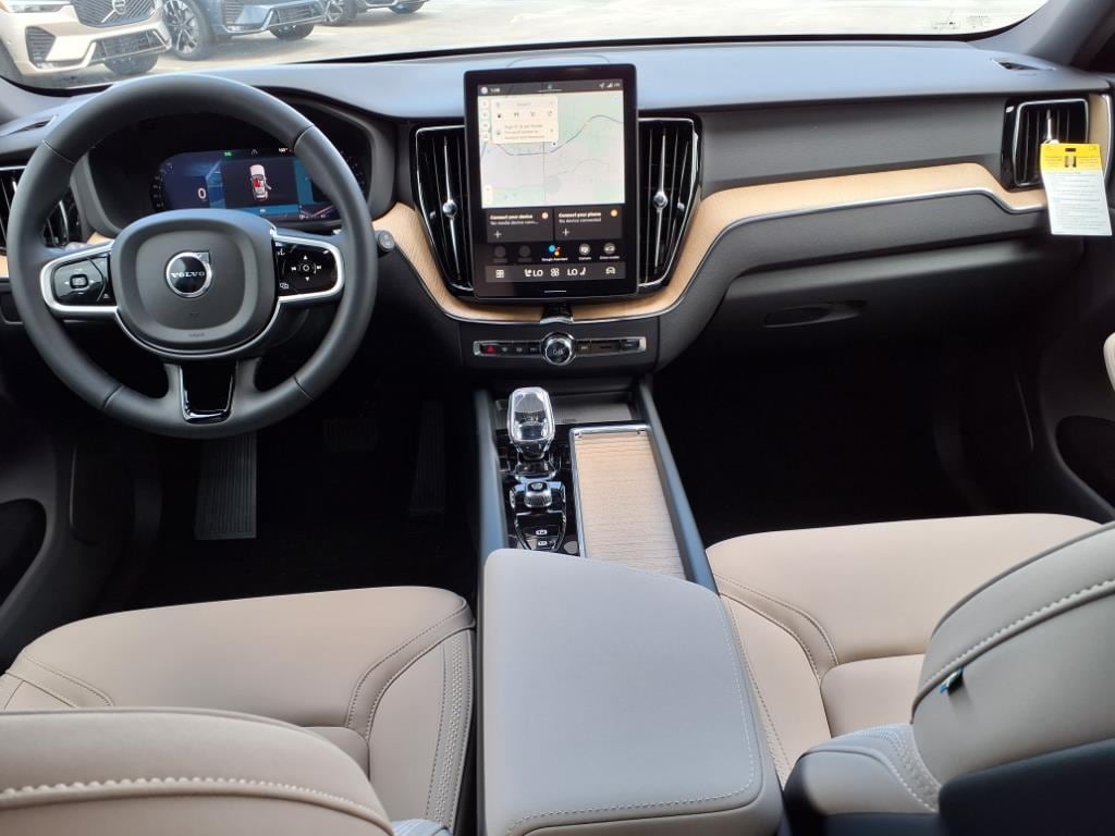 2026 Volvo XC60 Plus - Photo 11
