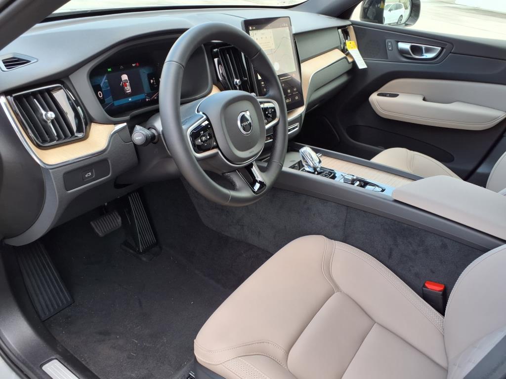 2026 Volvo XC60 Plus - Photo 12