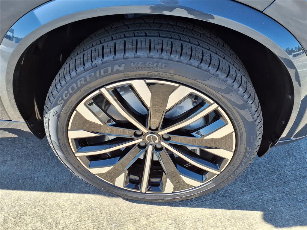 2026 Volvo XC90 Plus - Photo 9