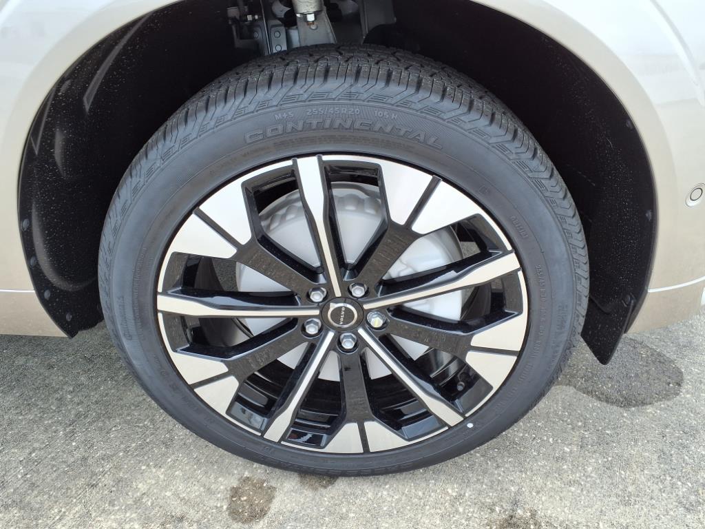 2026 Volvo XC60 Plus - Photo 9