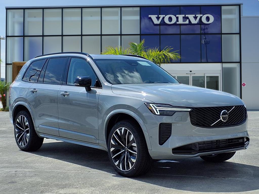 2026 Volvo XC90 plug-in hybrid SUV 