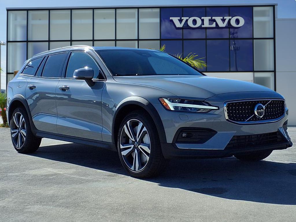 2026 Volvo V60 Cross Country Wagon 