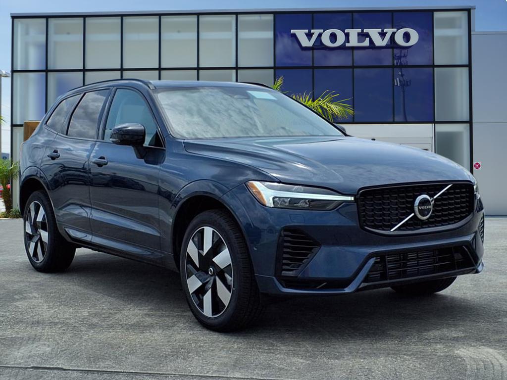 2025 Volvo XC60 plug-in hybrid SUV 