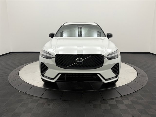 2026 Volvo XC60 B5 Plus photo 2