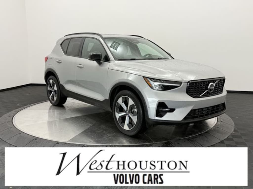 Certified 2023 Volvo XC40 B5 Plus Dark Theme SUV