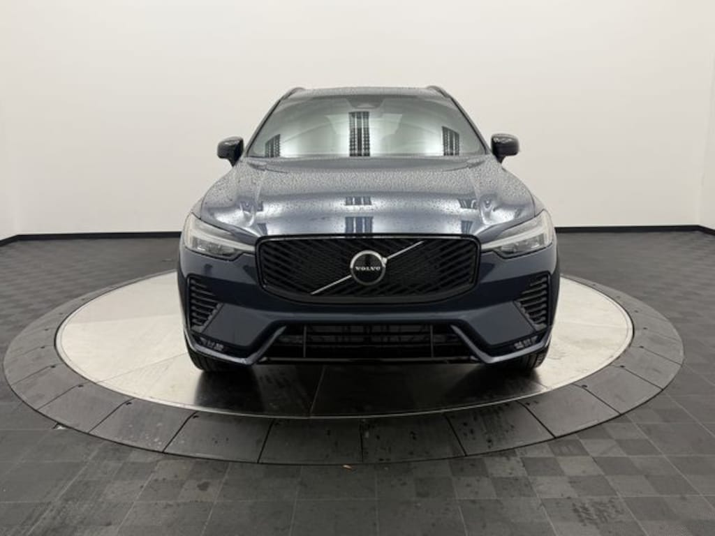 New 2026 Volvo XC60 B5 Core SUV