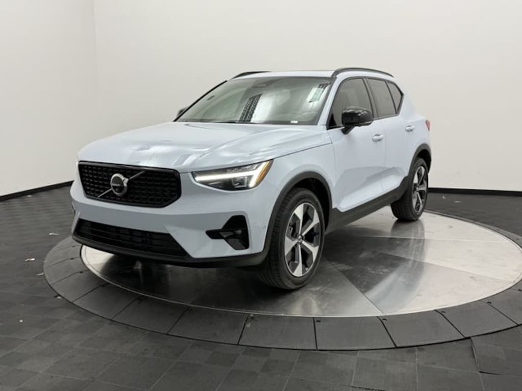 New 2026 Volvo XC40 B5 Plus SUV