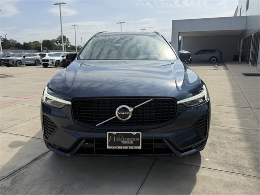 Certified 2023 Volvo XC60 B5 Ultimate Dark Theme SUV