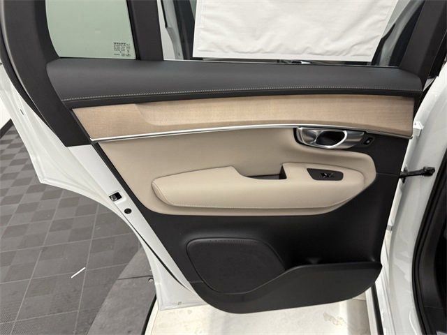 2026 Volvo XC90 Plus - Photo 25
