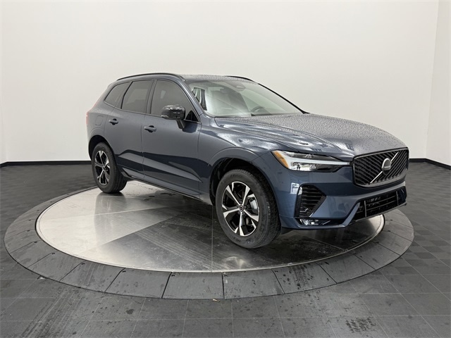 2026 Volvo XC60 Core's photo