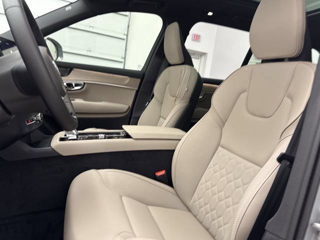 2026 Volvo XC90 Plus - Photo 14