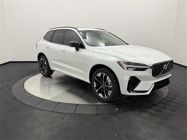 2026 Volvo XC60 Plus's photo