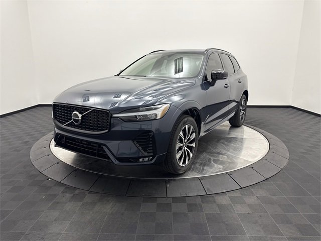 2025 Volvo XC60 B5 Core photo 2
