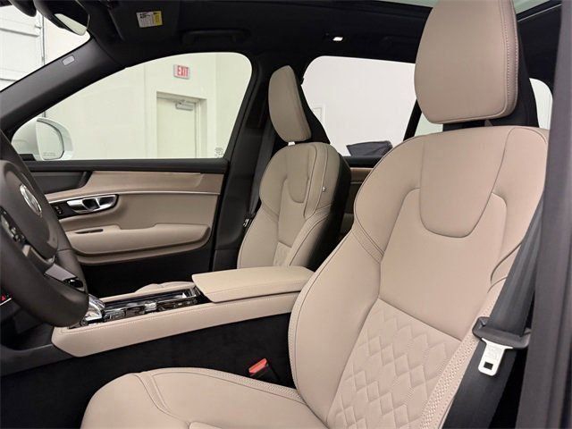 2026 Volvo XC90 Plus - Photo 14
