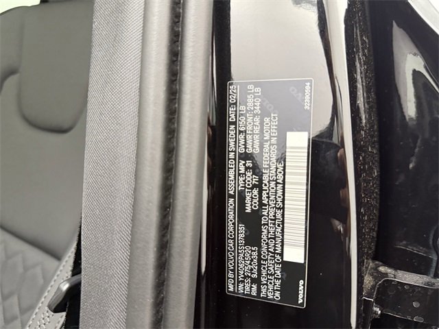 2025 Volvo XC90 Core photo 4