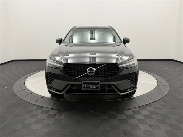 2025 Volvo XC60 B5 Plus photo 2