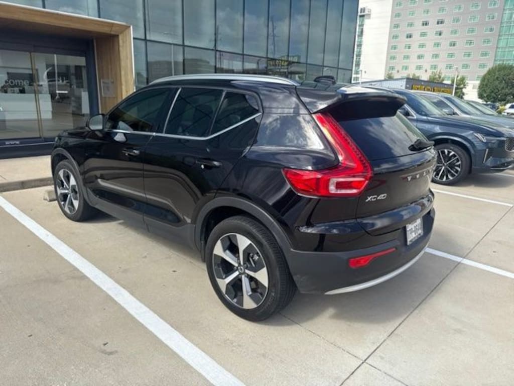Certified 2024 Volvo XC40 B5 Core SUV