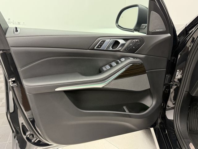 2025 BMW X7 40i - Photo 10