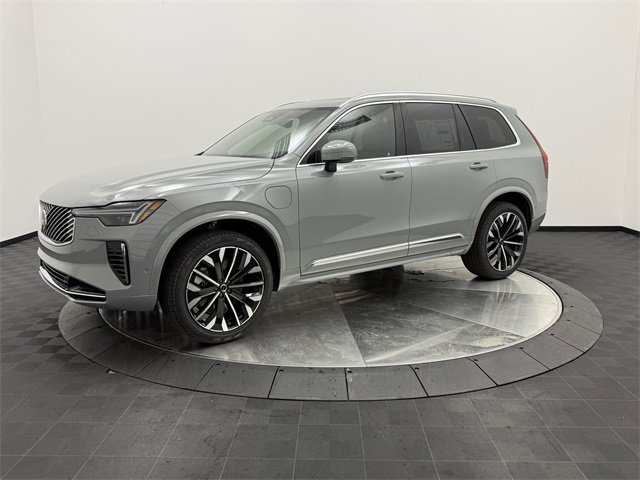2026 Volvo XC90 T8 Plus photo 4