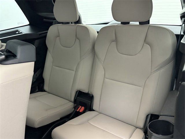 2026 Volvo XC90 Plus - Photo 28