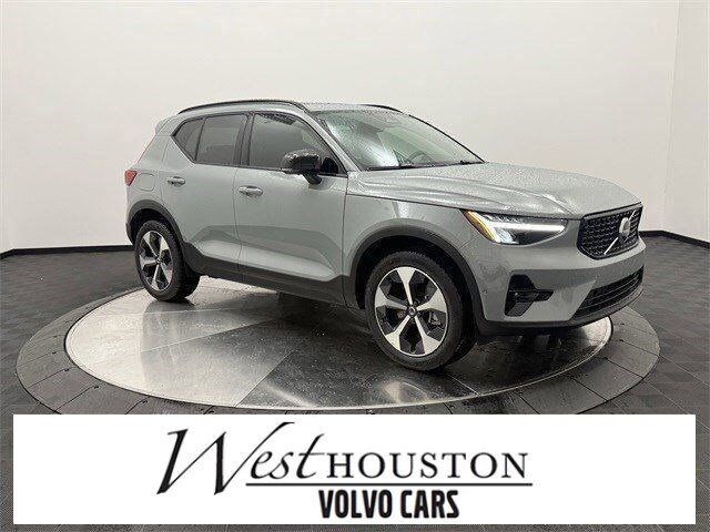 2026 Volvo XC40 B4 Plus SUV