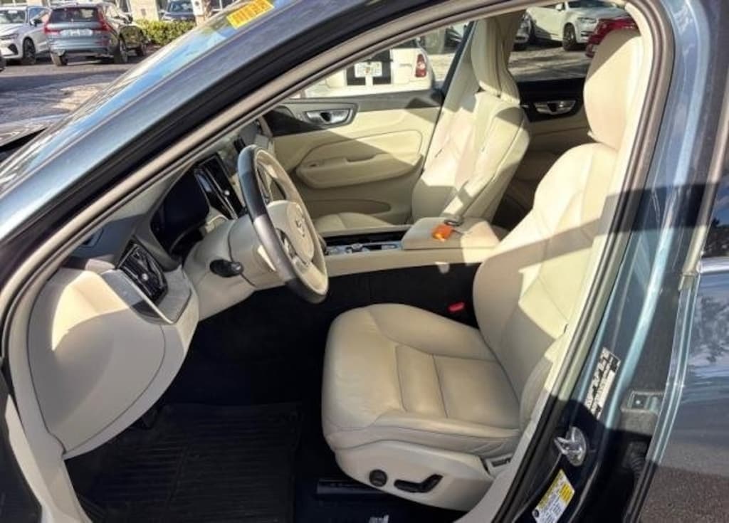 Used 2023 Volvo XC60 B5 Plus Bright Theme SUV