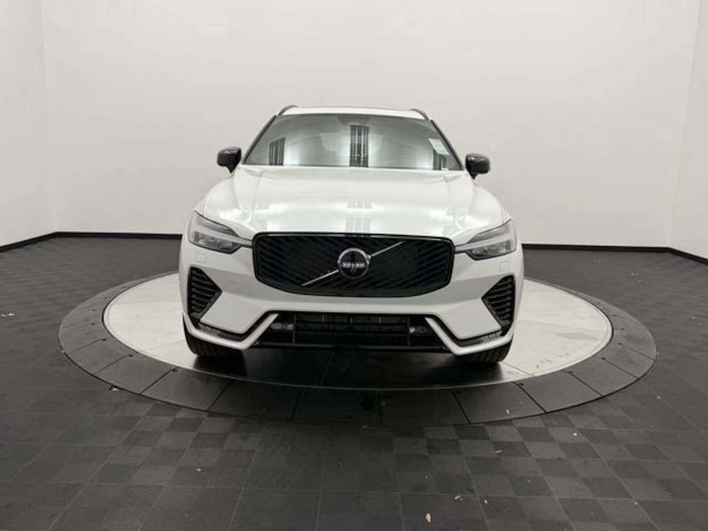 New 2026 Volvo XC60 B5 Plus SUV