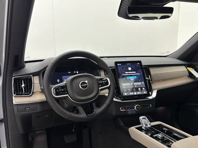 2026 Volvo XC90 Plus - Photo 24