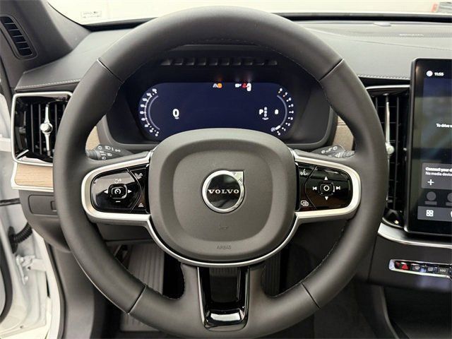 2026 Volvo XC90 Plus - Photo 16