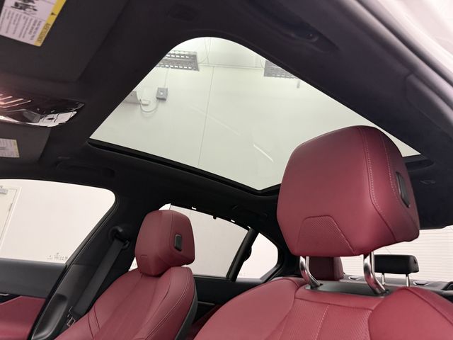 2025 BMW 5 Series 540i - Photo 15