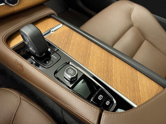 2023 Volvo XC90 Plus - Photo 18