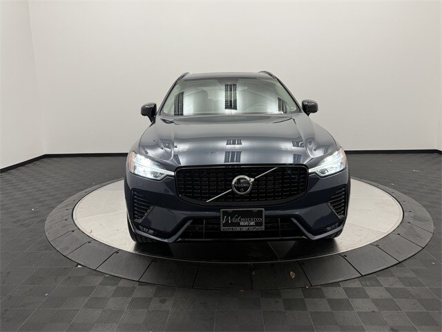 2024 Volvo XC60 B5 Plus photo 2