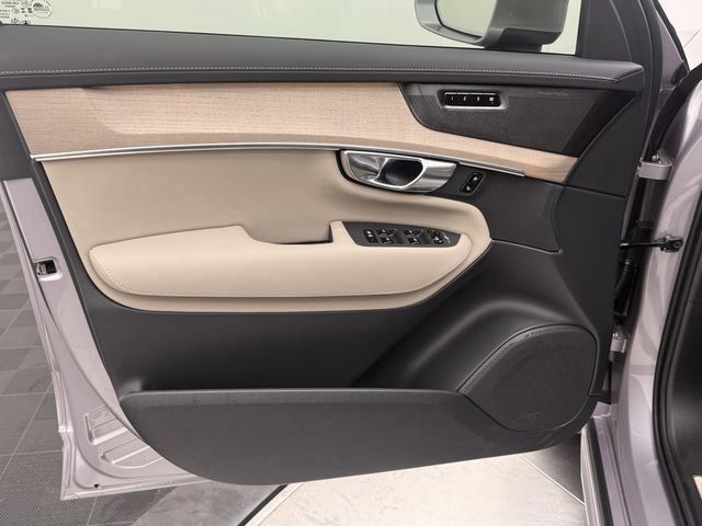 2026 Volvo XC90 Plus - Photo 11