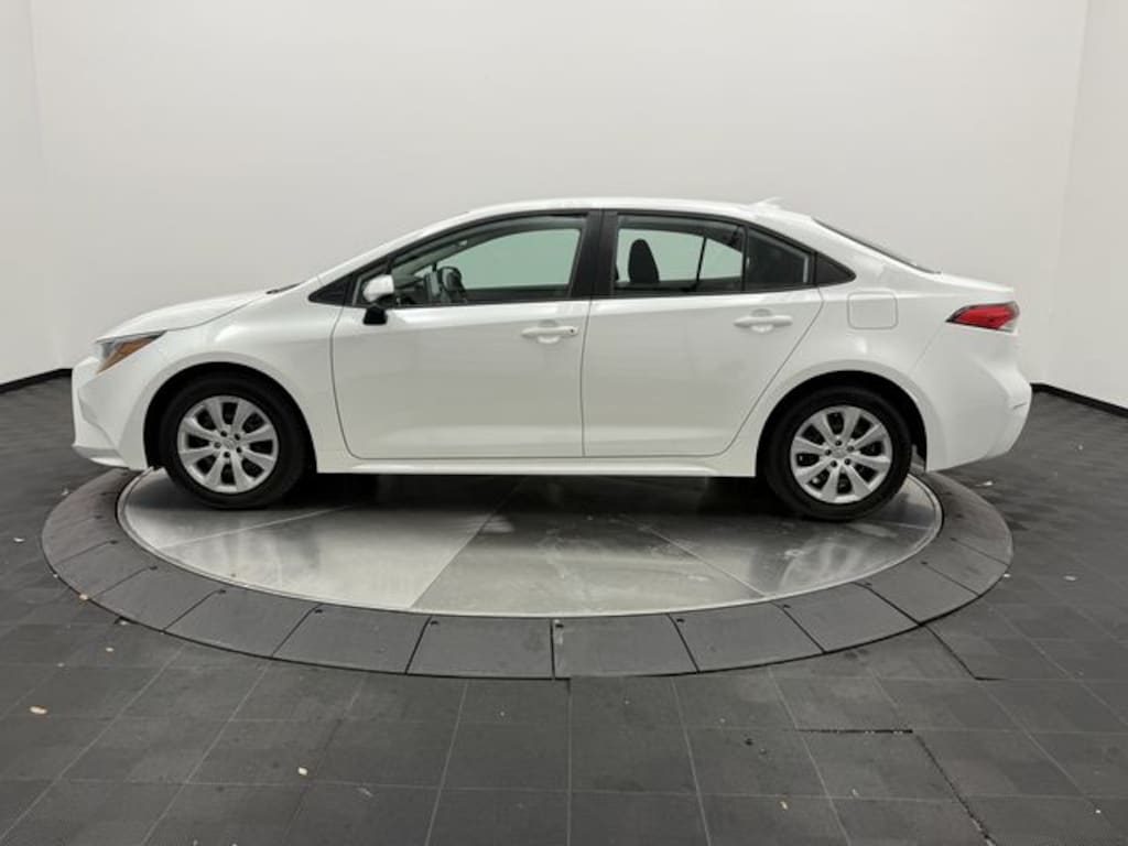 Used 2020 Toyota Corolla LE Sedan