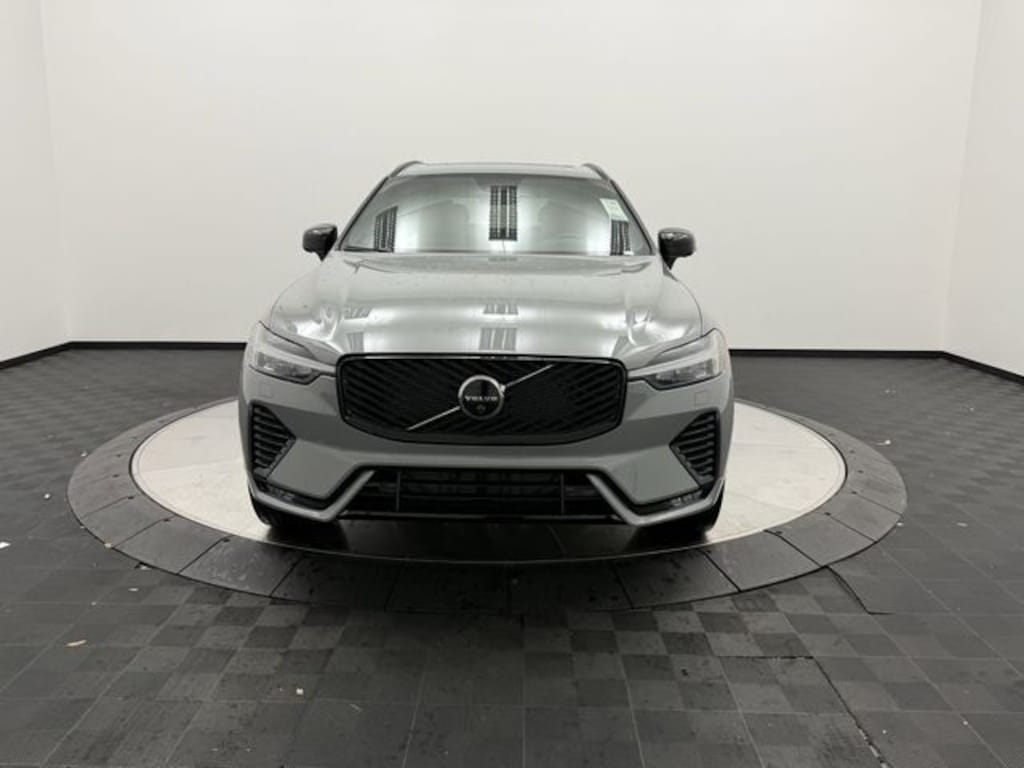 New 2026 Volvo XC60 B5 Plus SUV