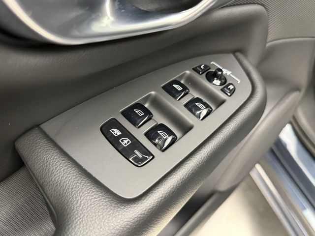 2023 Volvo XC90 Core - Photo 11