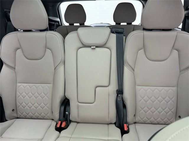 2026 Volvo XC90 Plus - Photo 29