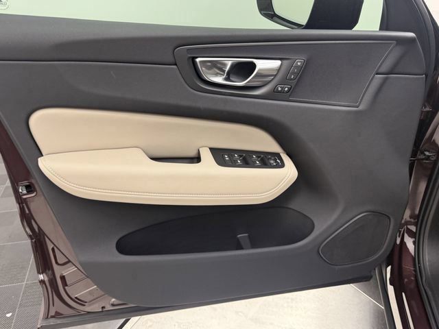 2026 Volvo XC60 Core - Photo 10