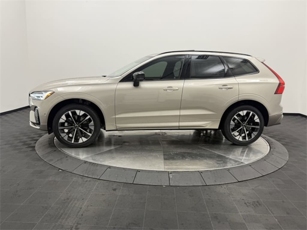 New 2026 Volvo XC60 B5 Plus SUV